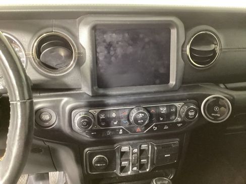 Used 2021 Jeep Wrangler Unlimited Sahara AWD/4WD image 17