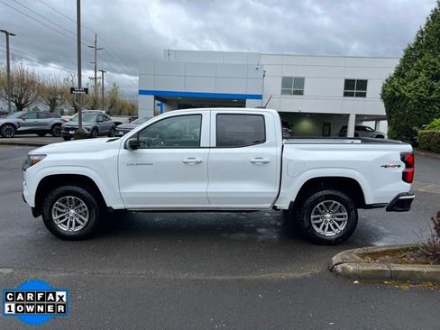 Used 2025 Chevrolet Colorado LT w/ LT Convenience Package image 4