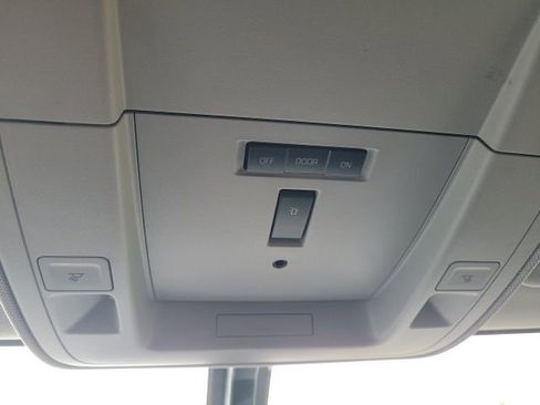 Used 2018 GMC Sierra 2500 SLE w/ SLE Convenience Package image 38