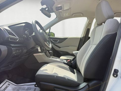 Used 2023 Subaru Forester AWD/4WD image 9