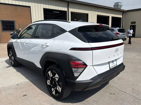 Certified 2025 Hyundai Kona SEL AWD/4WD image 5