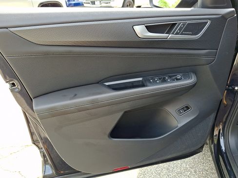 Used 2025 Volkswagen Atlas Cross Sport SEL Premium R-Line image 14