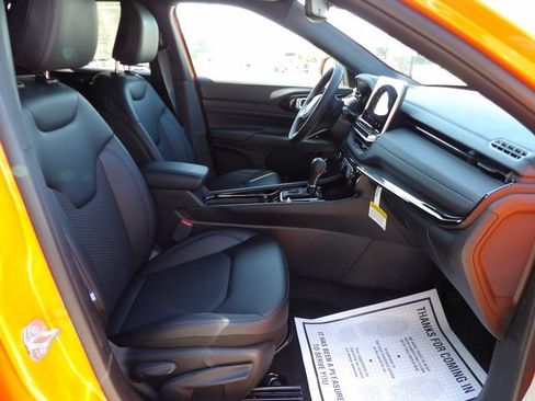 New 2026 Jeep Compass Latitude AWD/4WD image 13