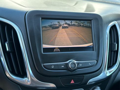 Used 2021 Chevrolet Equinox LT image 29