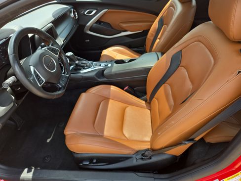 Used 2020 Chevrolet Camaro LT RWD image 6