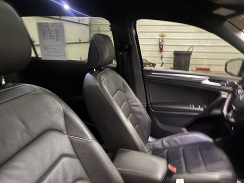 Used 2021 Volkswagen Tiguan SEL Premium R-Line image 29