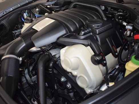 Used 2016 Porsche Panamera image 66