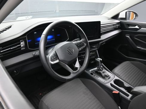 Used 2025 Volkswagen Jetta S image 14