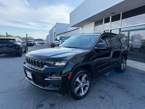 Used 2023 Jeep Grand Cherokee 4WD 4xe w/ Luxury Tech Group II image 7