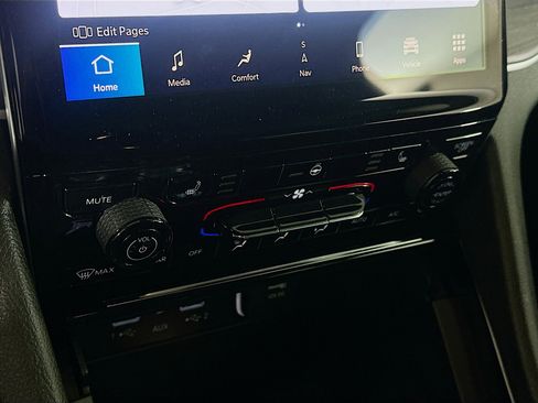 Used 2023 Jeep Grand Cherokee Limited image 24