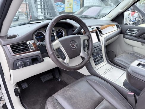 Used 2013 Cadillac Escalade ESV Platinum image 13