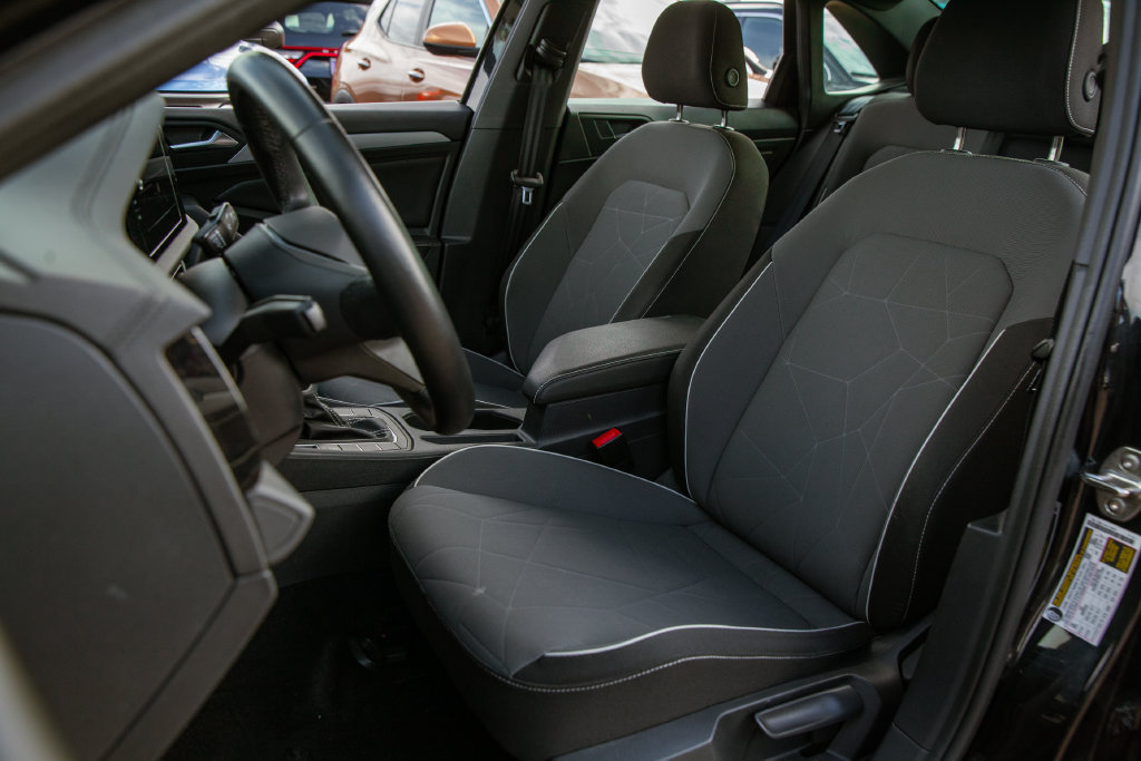 Used 2025 Volkswagen Jetta Sport FWD image 13