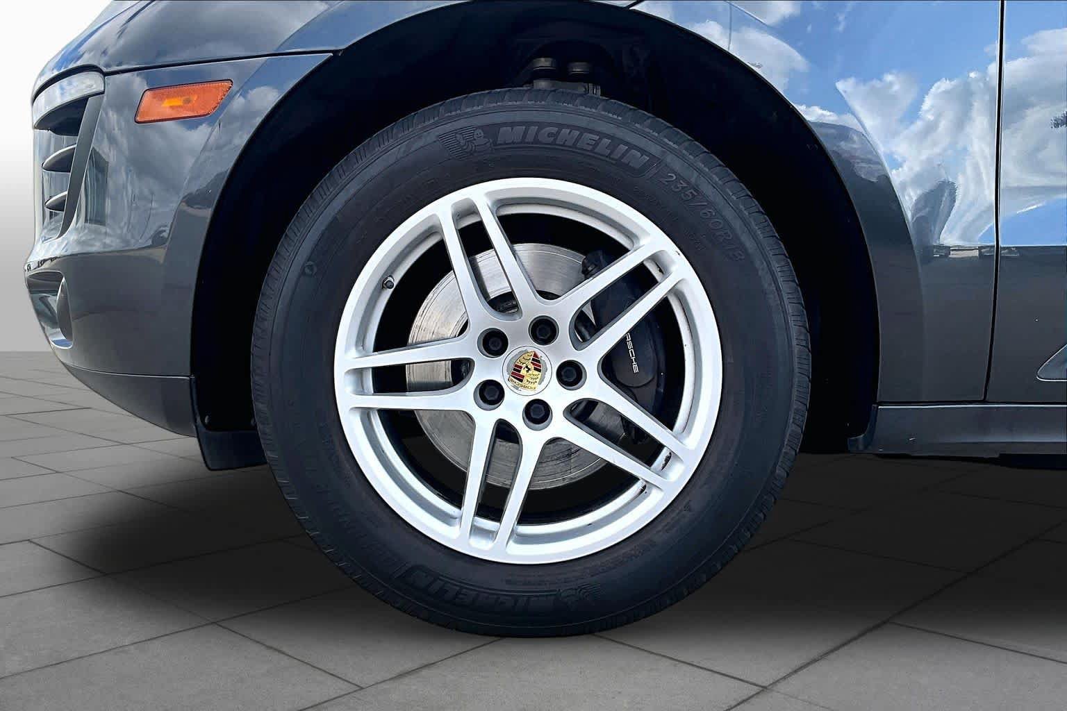 Used 2017 Porsche Macan AWD/4WD image 11