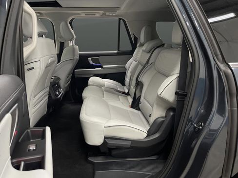 Used 2025 Ford Expedition Max Platinum w/ Platinum Ultimate Package image 34