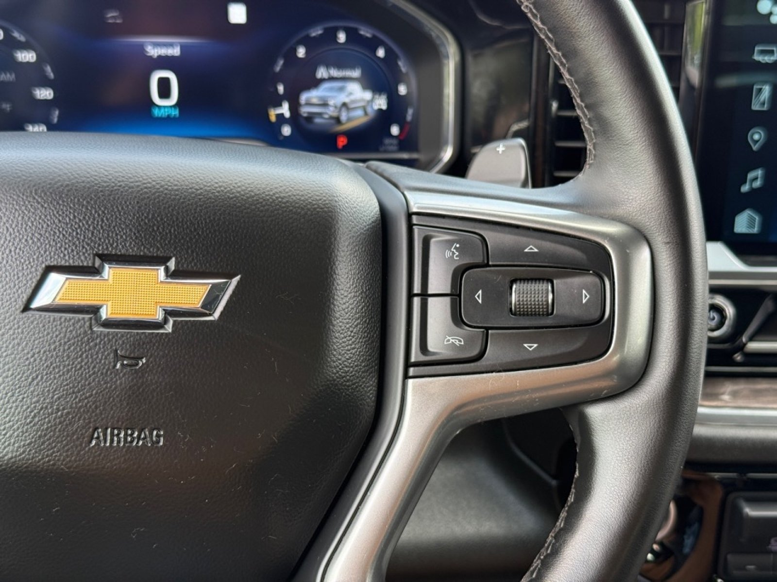 Used 2023 Chevrolet Silverado 1500 LTZ w/ LTZ Convenience Package II AWD/4WD image 21