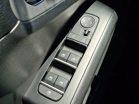 Certified 2025 Kia Soul LX w/ LX Technology Package FWD image 24