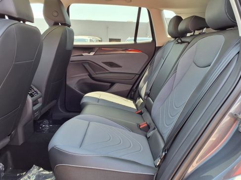 New 2025 Volkswagen Tiguan SE image 16