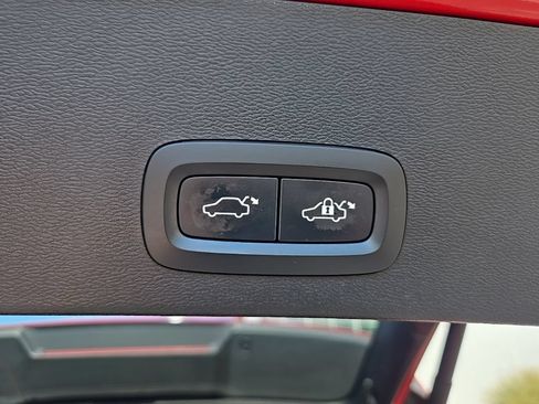 Used 2019 Volvo XC40 T5 Momentum AWD/4WD image 15