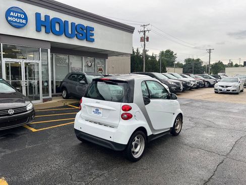 Used 2015 smart fortwo pure RWD image 11