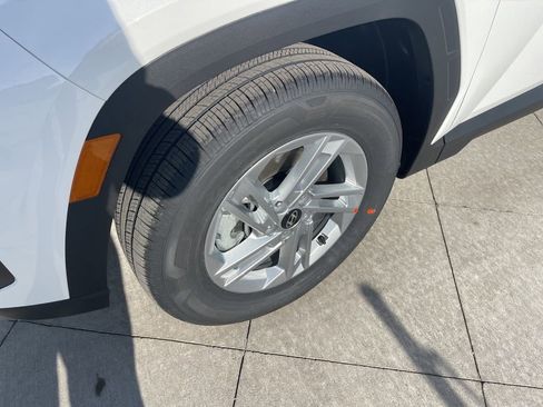 New 2026 Hyundai Tucson SE image 9