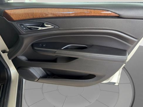 Used 2013 Cadillac SRX Luxury image 17