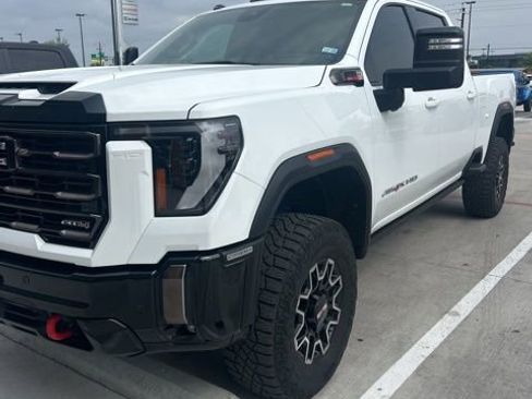 Used 2024 GMC Sierra 2500 AT4X AWD/4WD image 4