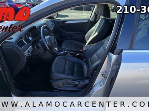 Used 2012 Volkswagen Jetta SEL image 33