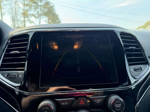 Used 2019 Jeep Grand Cherokee Limited image 20