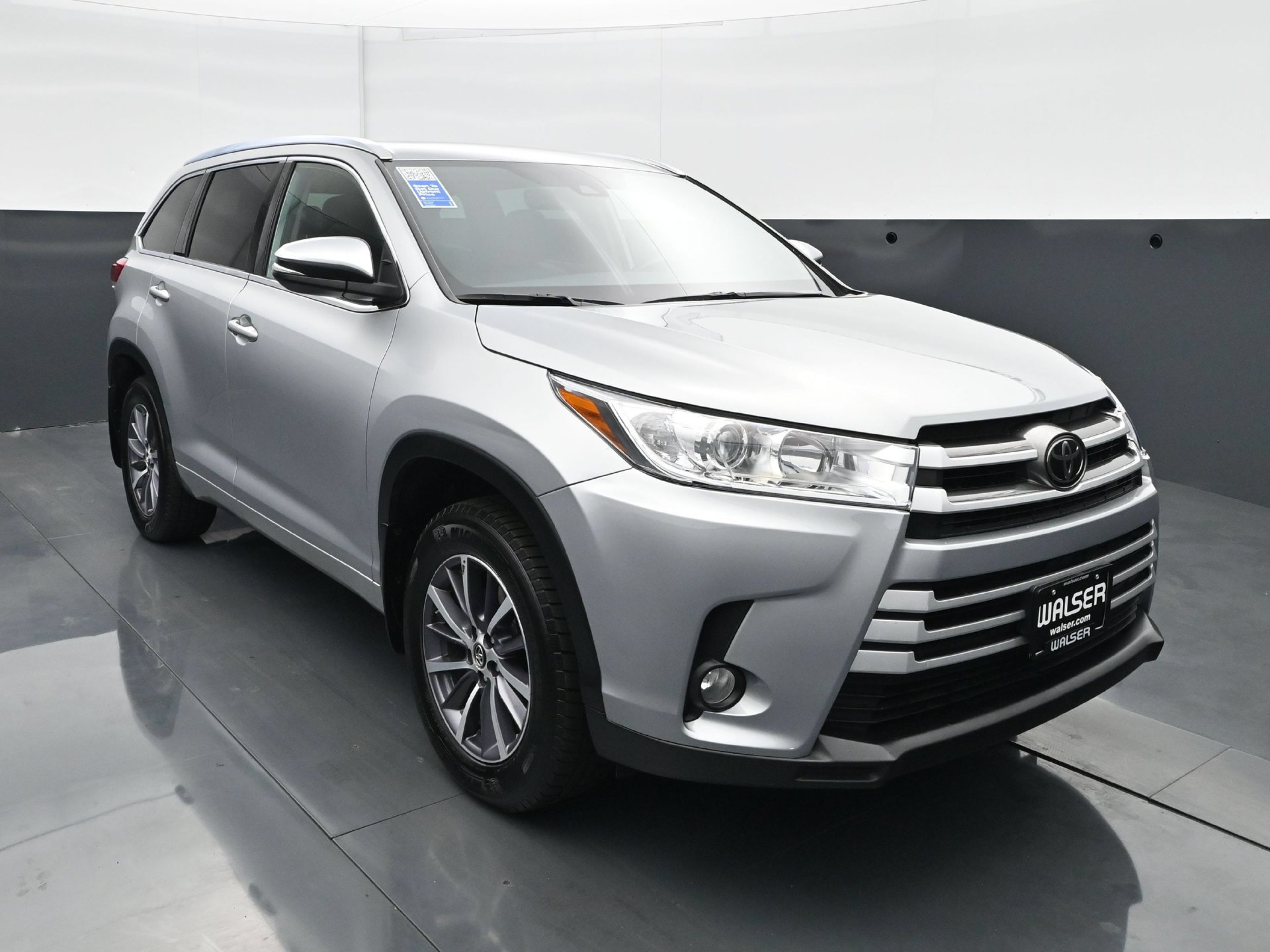 Used 2018 Toyota Highlander XLE AWD/4WD image 11