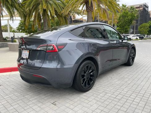 Used 2024 Tesla Model Y Long Range RWD image 5