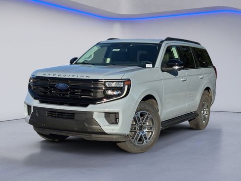 New 2026 Ford Expedition Active RWD image 2