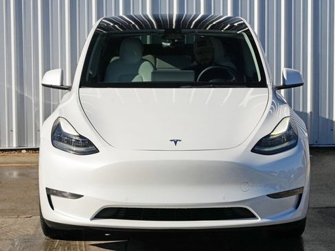 Used 2021 Tesla Model Y Long Range image 48