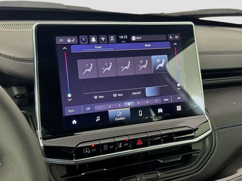 New 2025 Jeep Compass Latitude w/ Sun & Sound Group image 36