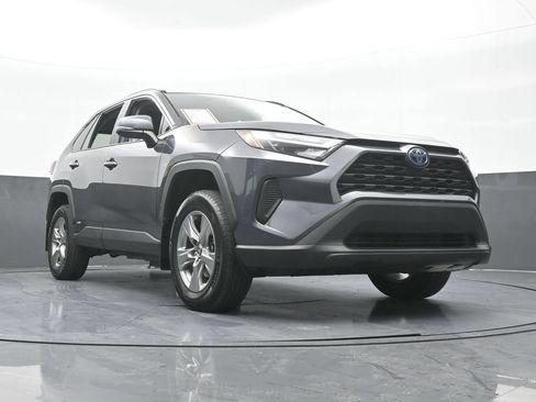 Used 2024 Toyota RAV4 XLE AWD/4WD image 57