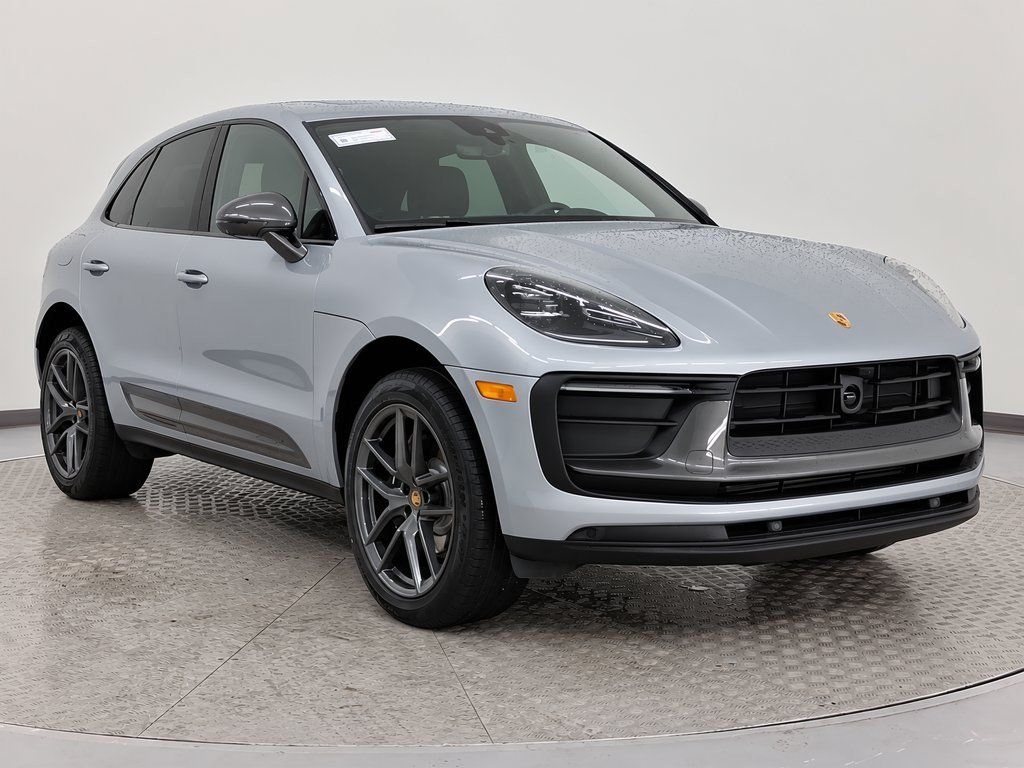 Used 2026 Porsche Macan Turbo AWD/4WD image 7