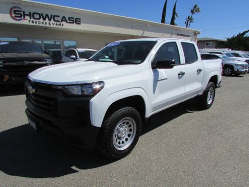 Used 2023 Chevrolet Colorado W/T w/ Advanced Trailering Package AWD/4WD image 4