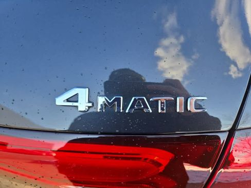 Used 2024 Mercedes-Benz GLC 300 4MATIC image 9