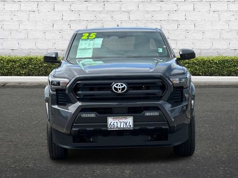 Used 2025 Toyota Tacoma SR5 AWD/4WD image 9
