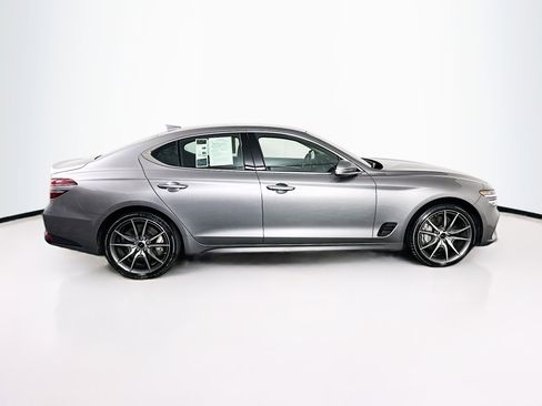 Used 2025 Genesis G70 2.5T image 10