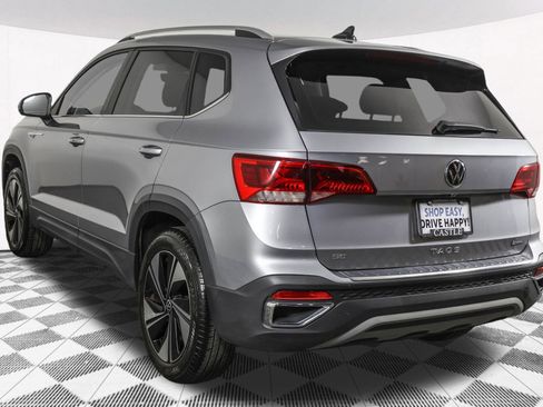 Used 2024 Volkswagen Taos SE AWD/4WD image 16