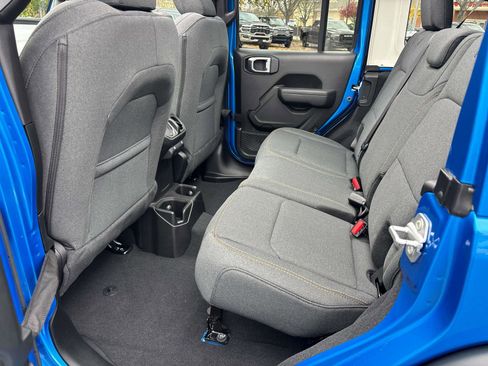Used 2026 Jeep Wrangler Unlimited Sport AWD/4WD image 6