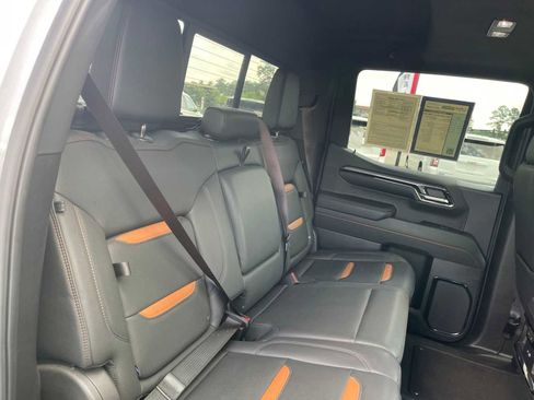 Used 2024 GMC Sierra 1500 AT4 w/ Technology Package AWD/4WD image 23