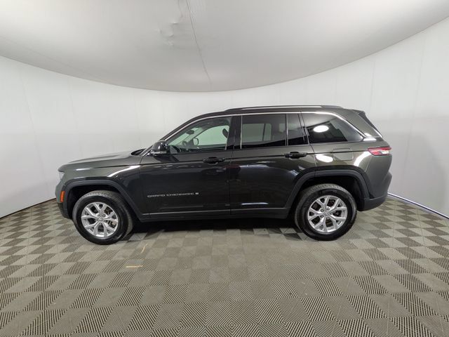 Used 2024 Jeep Grand Cherokee Limited AWD/4WD image 23