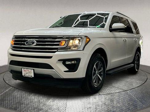 Used 2019 Ford Expedition XLT image 4