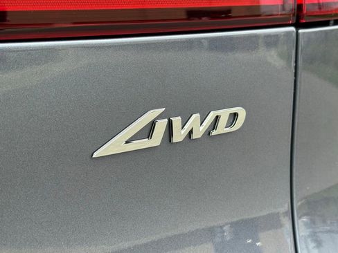 Used 2026 Genesis GV70 2.5T Advanced image 16