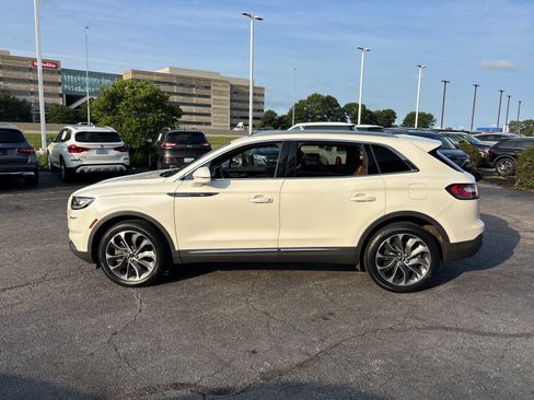 Used 2023 Lincoln Nautilus Reserve AWD/4WD image 4