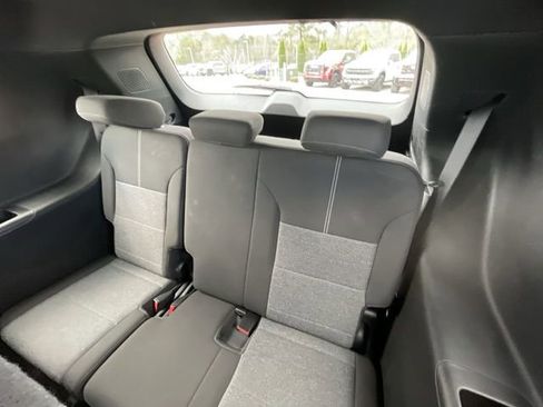 Used 2025 GMC Acadia Elevation image 15