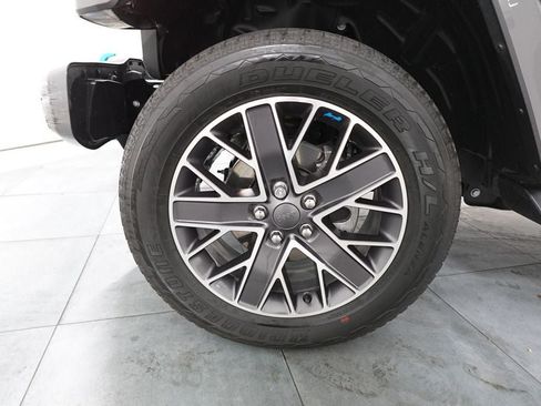 Used 2023 Jeep Wrangler Unlimited Sahara AWD/4WD image 37