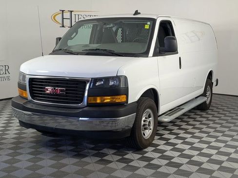 Used 2024 GMC Savana 2500 w/ Driver Convenience Package RWD image 4