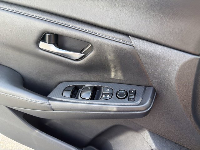 Used 2024 Nissan Sentra SV FWD image 20